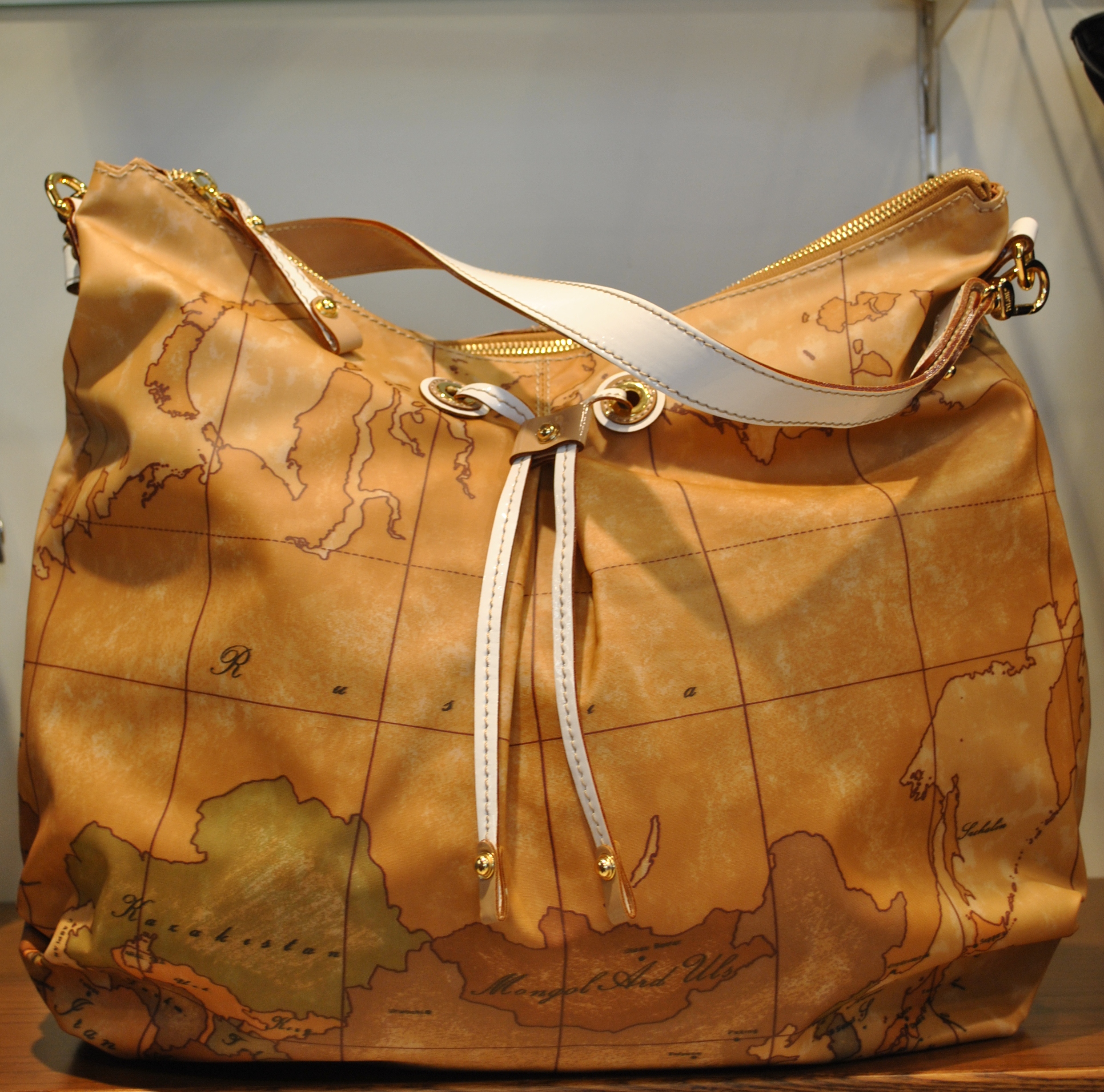 Borsa alviero martini scontata