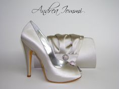 Scarpe e pochette da cerimonia