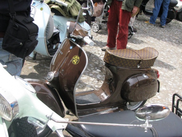 T max louis vuitton